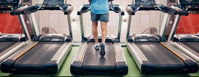 Czy bieżnia jest zdrowa? Odkryj korzyści i zagrożenia dla zdrowia Czy bieżnia jest zdrowa? Odkryj korzyści i zagrożenia dla zdrowia